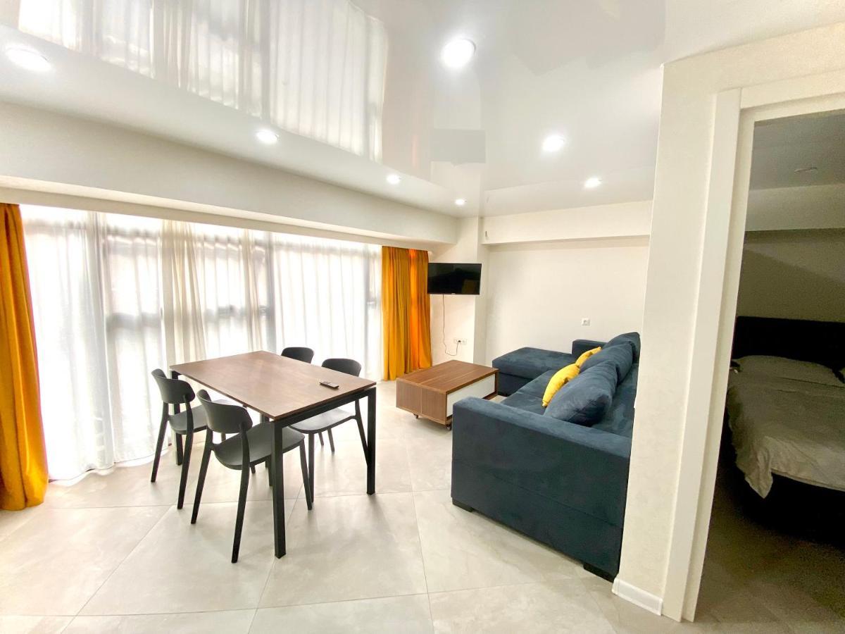 Gss - A Apartment Tbilisi Bagian luar foto